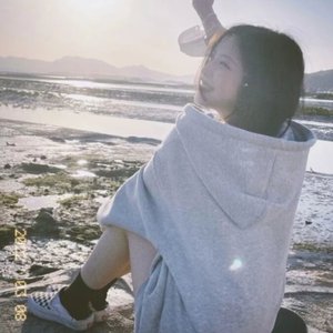 白丝校花污h自慰
